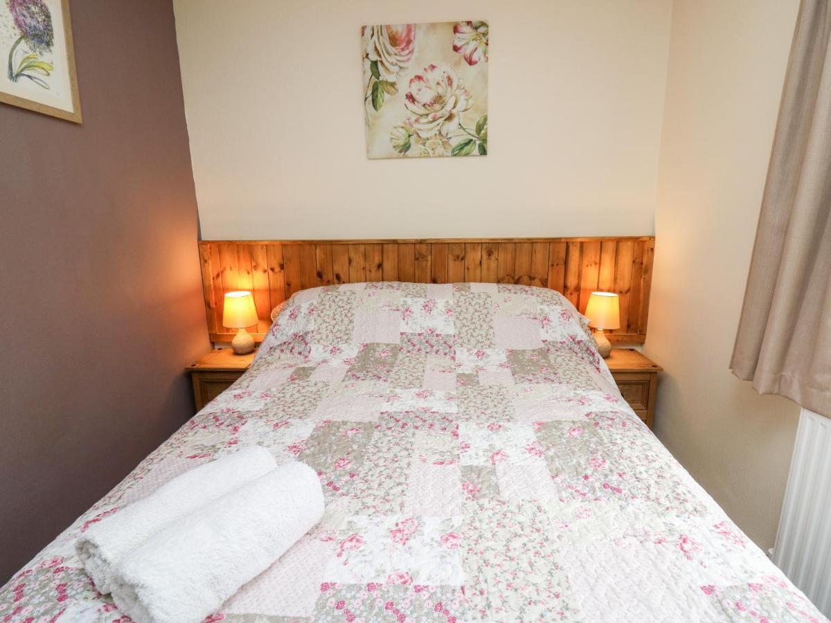 Primrose Cottage ลานดินดรอดเวลส์ ภายนอก รูปภาพ
